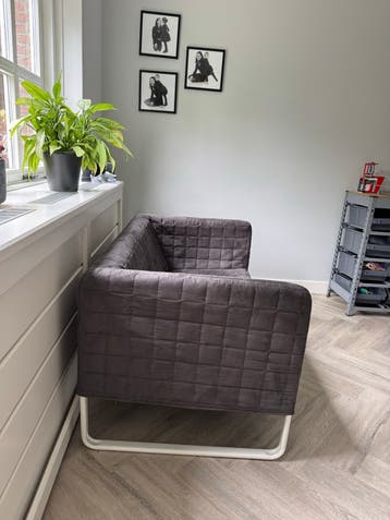 GRATIS - Bankje met stoffen bekleding en ijzeren onderstel