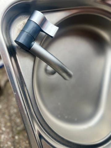 RVS spoelbak met kraan en drie pitten