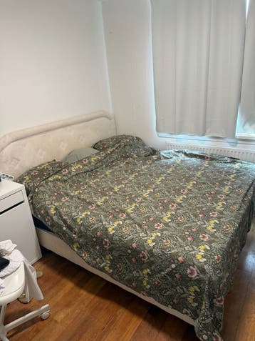 Gratis boxspring 200x200 met hoofdbord - Afhalen Almere