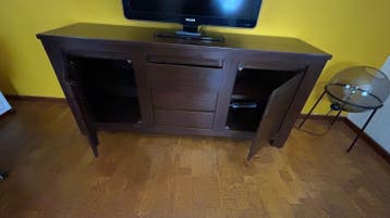 Donkerbruin dressoir met lades en deuren