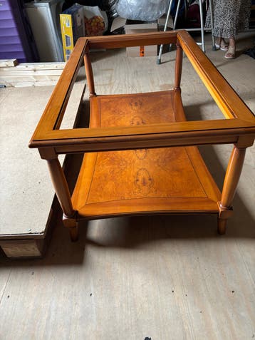 GRATIS Salontafel met glazen plaat - Klassiek design