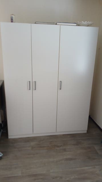 2 kledingkasten - Gereserveerd