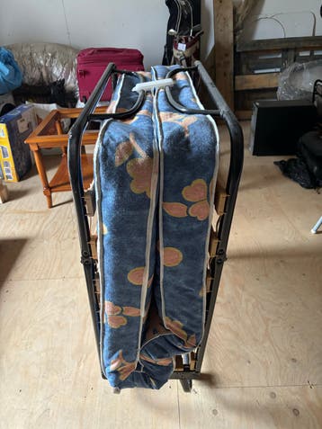 GRATIS Logeer/campingbed - Handig en compact