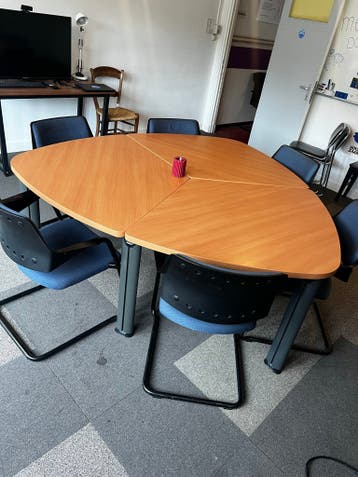 Gratis driedelige vergadertafel
