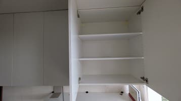 Witte kasten: 2x 80x92x36/37,5 cm en 1x 40 cm breed