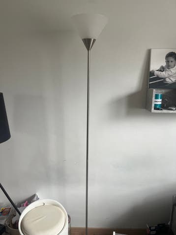 Gratis af te halen 1,80 hoog vloerlamp