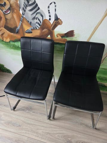 Zwarte eetkamerstoelen