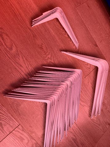 Complete set: 26 plankendragers + 8 planken(25 cm breed)wit