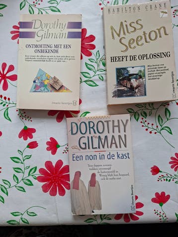 3 Boeken: Dorothy Gilman & Hamilton Crane Detectives