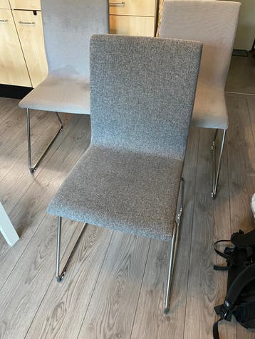 3 Volfgang stoelen (ophalen 23-25 juli)
