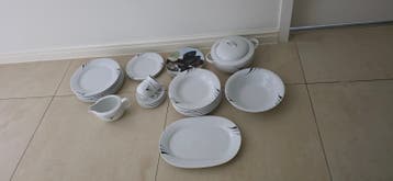 Servies zie de foto,s, zie ook de laatse foto.