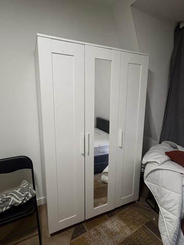 Ikea Witte kledingkast met spiegeldeuren
