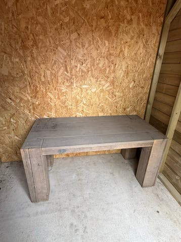 Steigerhouten eettafel