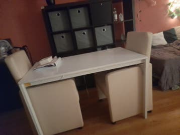 Eethoekje. Met 2 stoelen