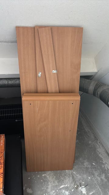 Tafeltje / mini bureau Gratis op te halen