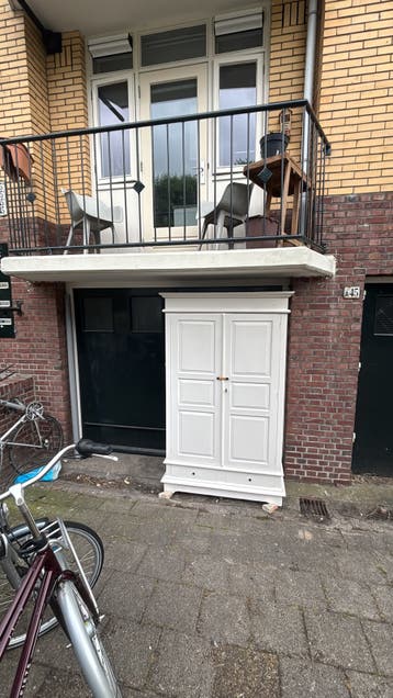 Gratis af te halen: Witte kledingkast
