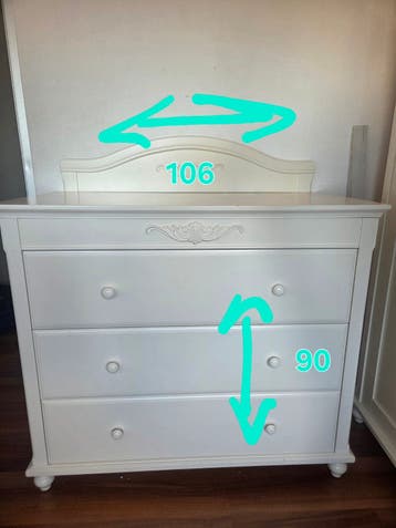Witte kledingkast en commode set