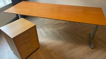 Gratis verstelbaar bureau 220x80 cm + ladekast