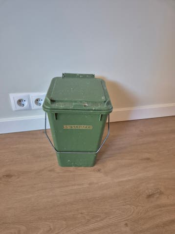 Groene SSI Schäfer afvalbak met deksel