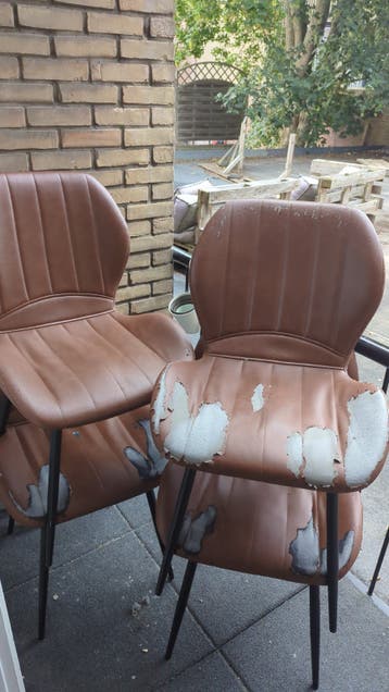 Gratis: 4 bruine stoelen, Moeten weg asap