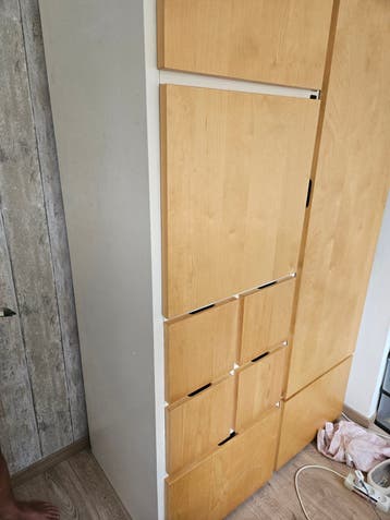 IKEA Kledingkast met planken en lades