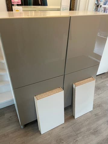 2x Ikea Besta kastjes bxdxh 60x41x128 deurtjes beige