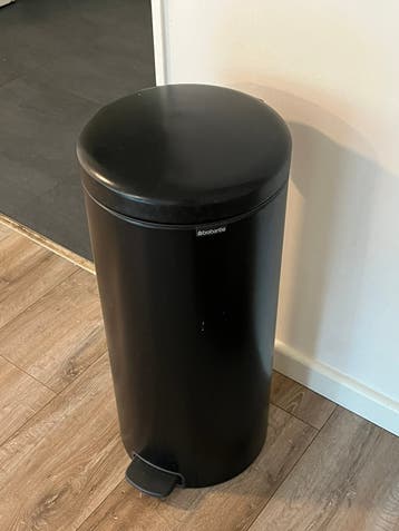 brabantia trash can