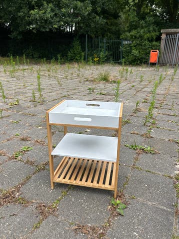 Gratis: Handig bamboe bijzettafeltje met twee planken