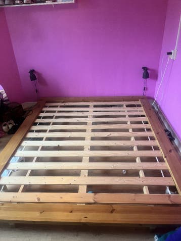 Bedframe 160x200 futonbed (gratis)