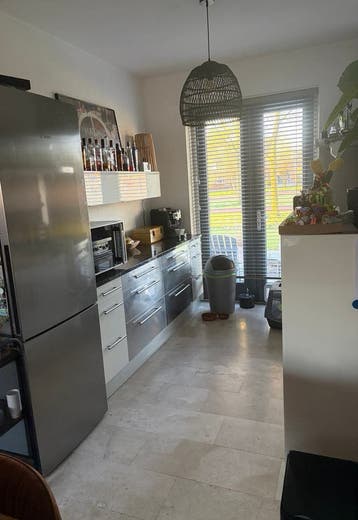 Moderne keuken met inbouwapparatuur