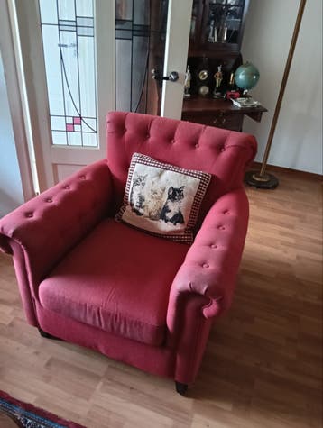Fauteuil in licht rode kleur