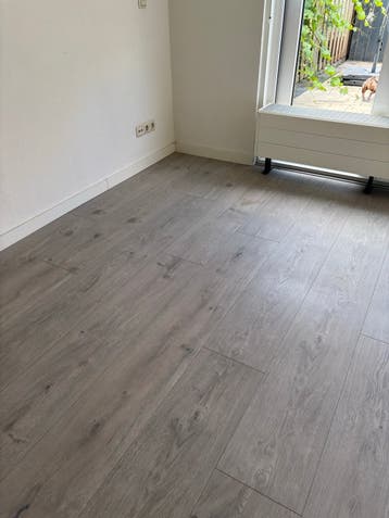 Laminaatvloer 50 m2 in goede staat