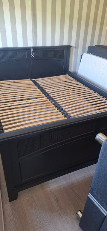 Tweepersoonsbed 160x200 cm (excl. matrassen)