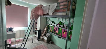 Stevig metalen hoogslaper - ideaal voor kleine kamers
