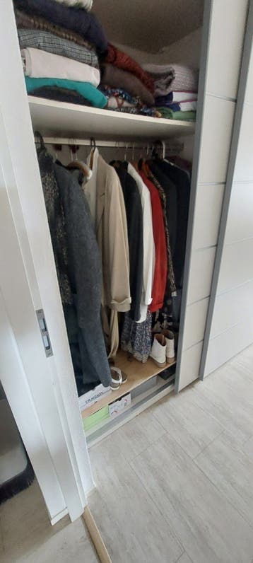 Garderobekast met schuifdeuren