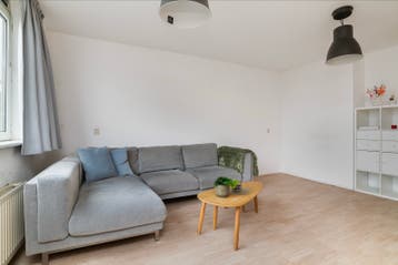 Comfortabele grijze hoekbank