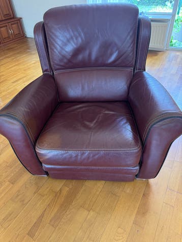 Comfortabele bordeauxrode leren fauteuil