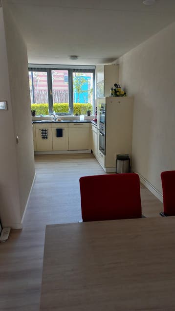 Keuken met apparatuur