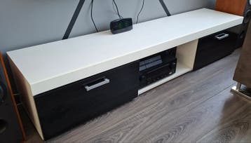 Gratis TV-meubel wit/zwart met opbergruimte