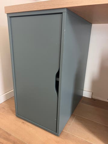 Ikea Alex kastje voor onder bureau