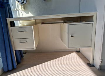 Klein retro burootje, gratis af te halen