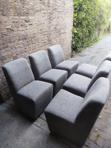 Gratis set van 6 grijze /taupe stoelen