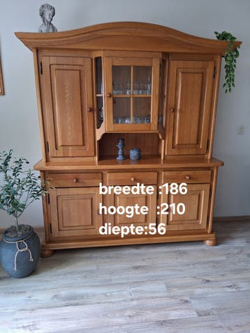 ****GRATIS *** NIEUWSTAAT  BUFFETKAST