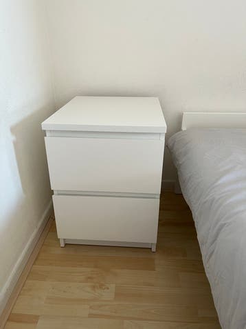 Witte ladekast met 2 lades