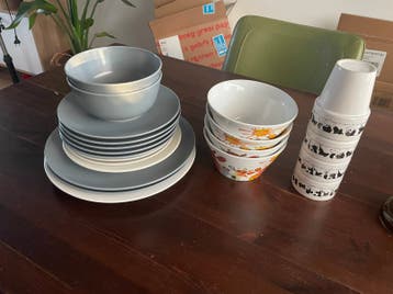 Servies - borden, kommen, bekers