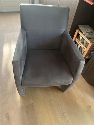 6 grijze eetkamerstoelen gratis af te halen