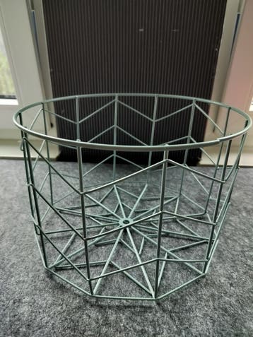 Leuk metalen mandje, 16 cm hoog, 25 cm doorsnee