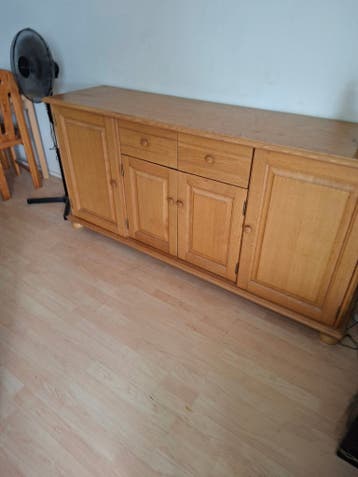 Mooie grote kast gratis!!!