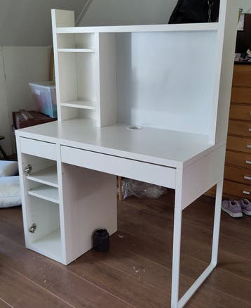 Ikea Micke bureau met opzetstuk - gratis af te halen