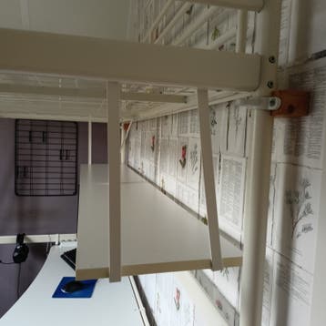 Gratis hoogslaper met bureau